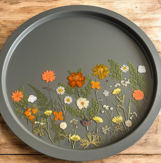 Resin tray table-pressed flowers